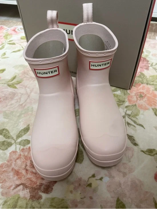 Hunter PINK PLAY™ Short Rain Boot NEW IN BOX - Picture 2 of 15